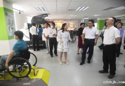 必威app手机下载版“开门纳谏”邀请政协委员 及相关部门现场督导建议提案办理工作(图1)