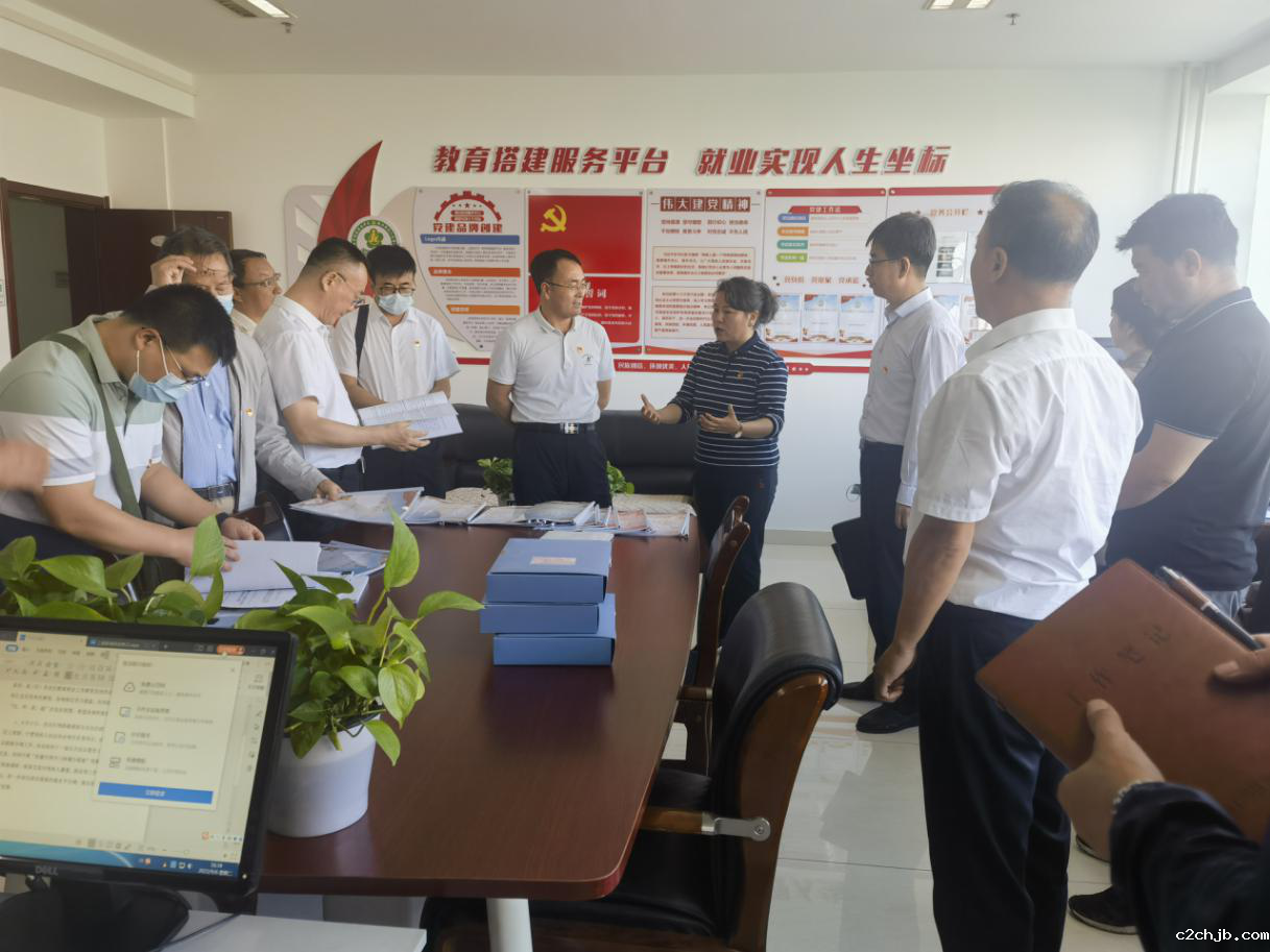 必威app手机下载版“开门纳谏”邀请政协委员 及相关部门现场督导建议提案办理工作(图3)